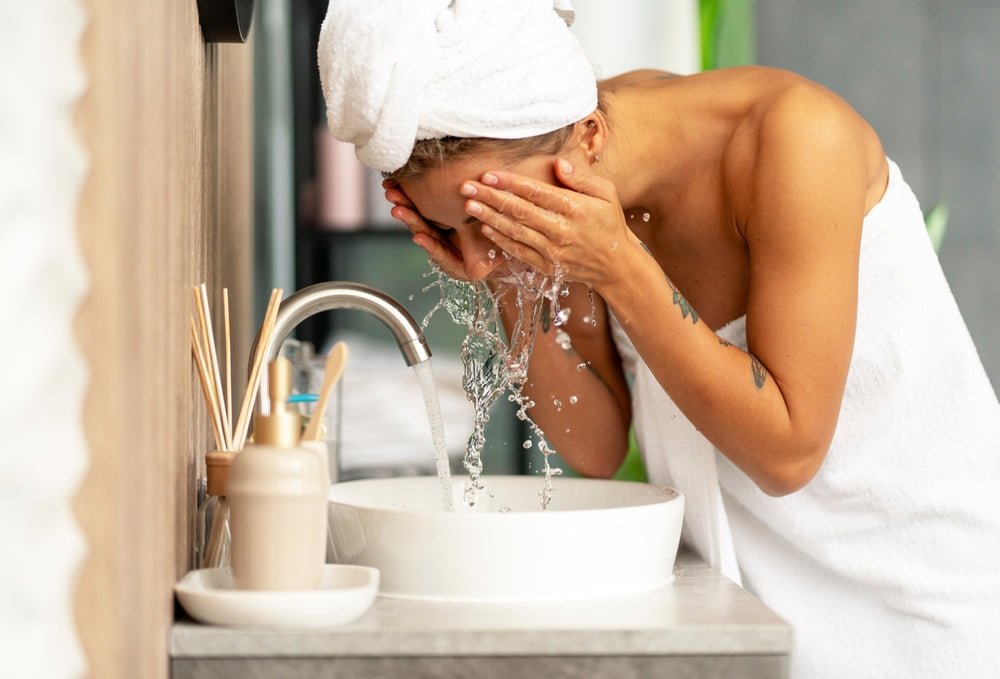 How to Properly Wash Your Face: Tips for Effective and Gentle Face Cleansing - pure•yeva